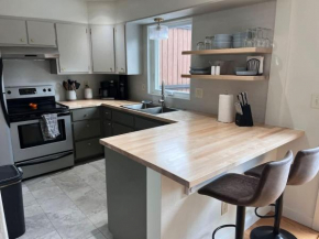 Cute Condo Near Downtown & Parks